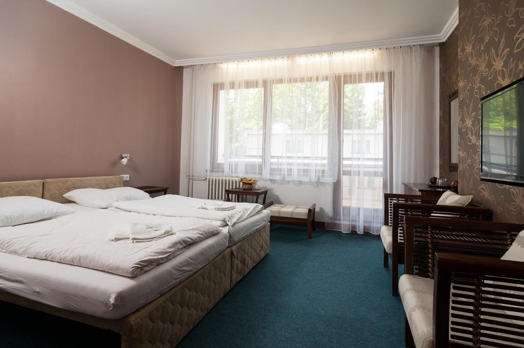 Hotel Radejov Knezdub Ngoại thất bức ảnh